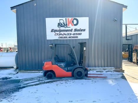 toyota-8fdu25-mast-forklift #5989